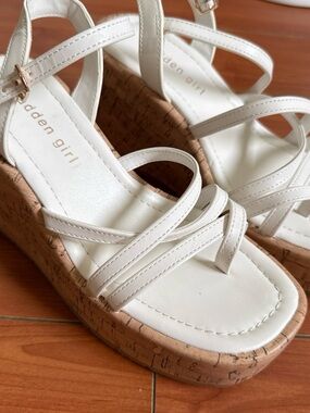 Madden Girl White Strappy Platform Sandals 5.5-6